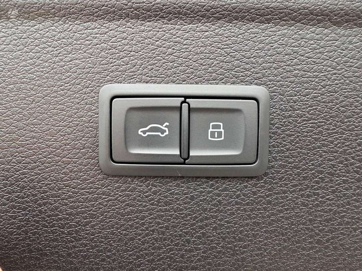 Audi Q5, 2.0 l., off-road / crossover