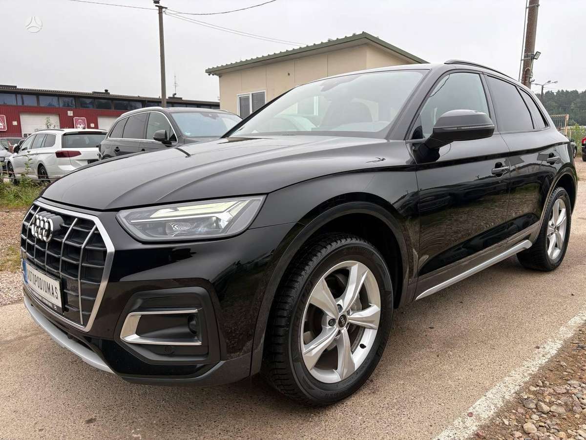 Audi Q5, 2.0 l., off-road / crossover