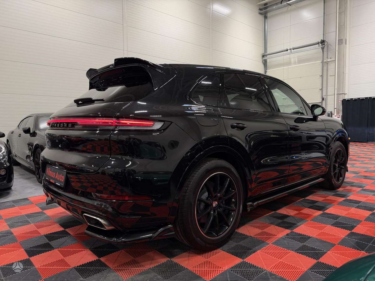 Porsche Cayenne - 4