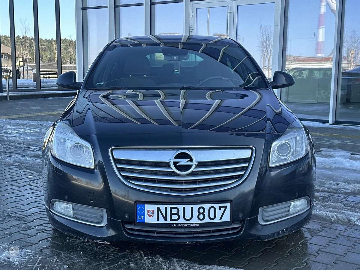 Opel Insignia, 2.0 l., Седан