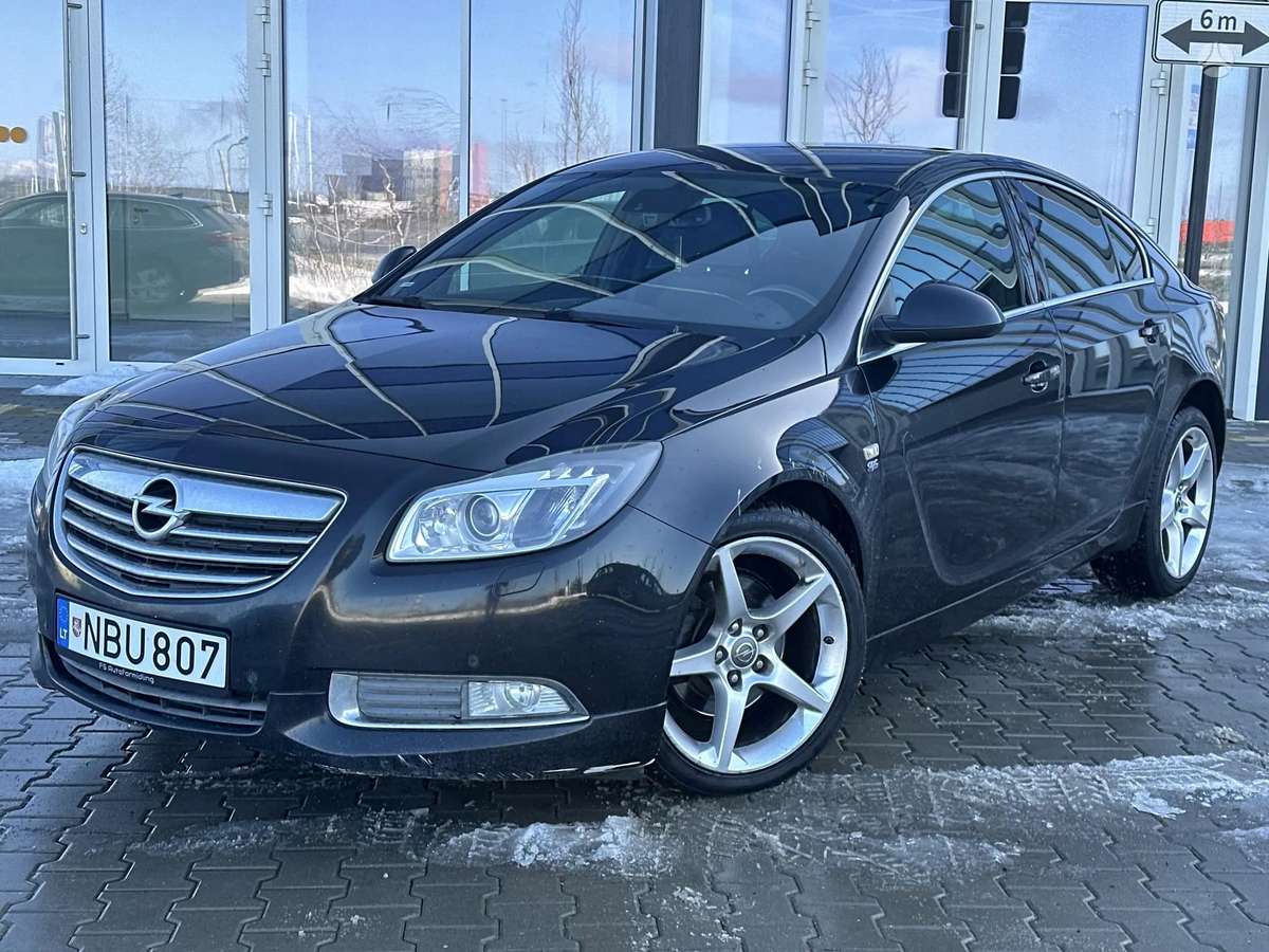 Opel Insignia, 2.0 l., Седан