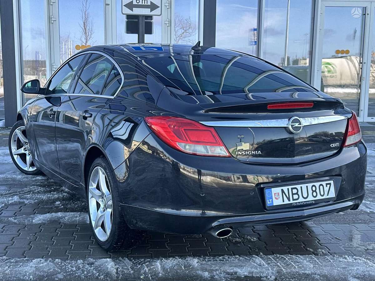 Opel Insignia, 2.0 l., Седан