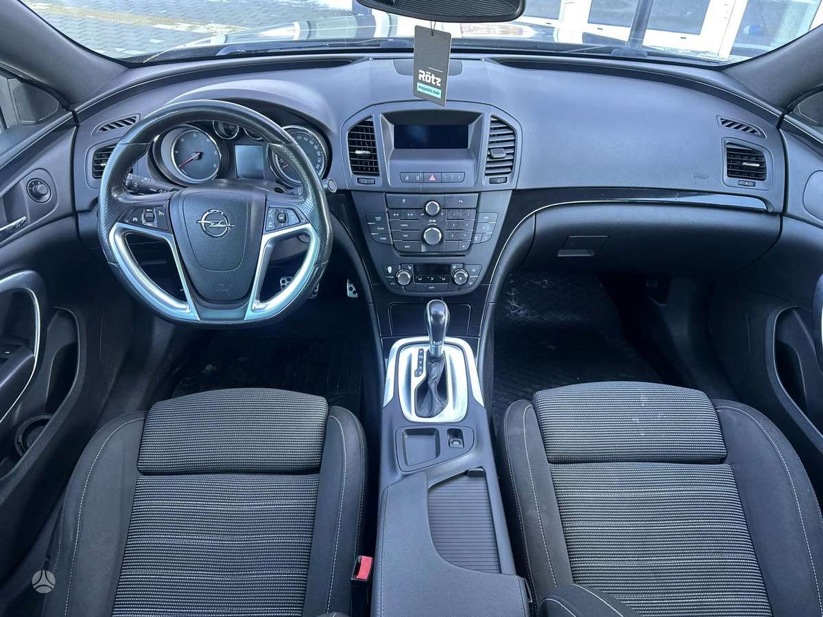 Opel Insignia, 2.0 l., Седан