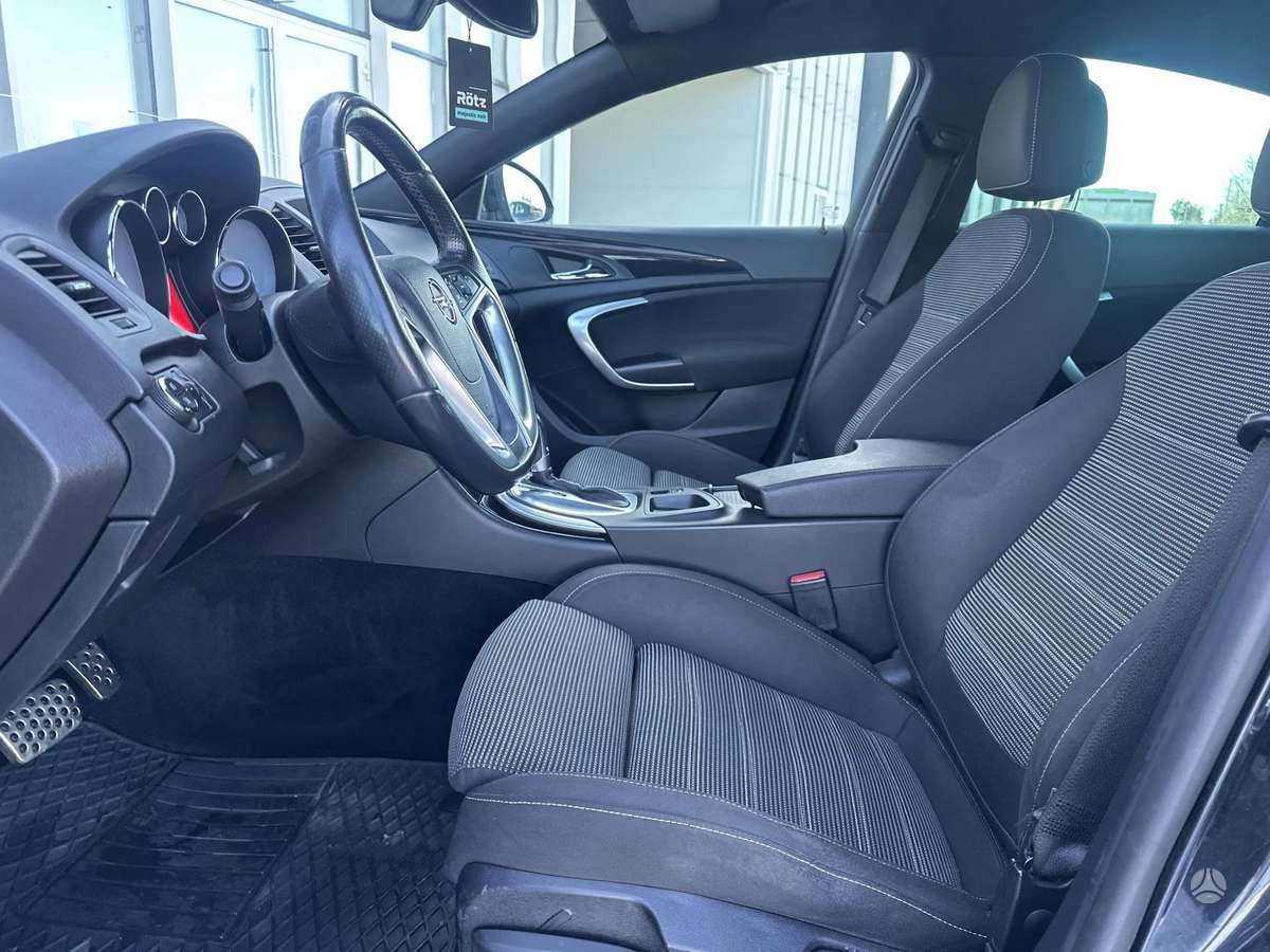 Opel Insignia, 2.0 l., Седан