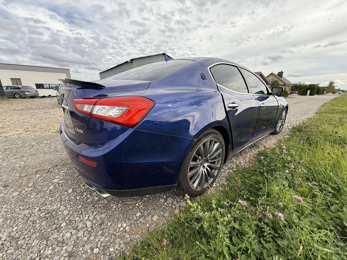 Maserati Ghibli, 3.0 l., saloon / sedan