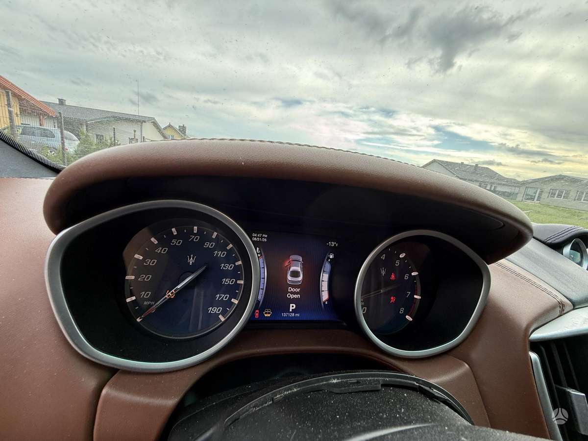 Maserati Ghibli, 3.0 l., saloon / sedan