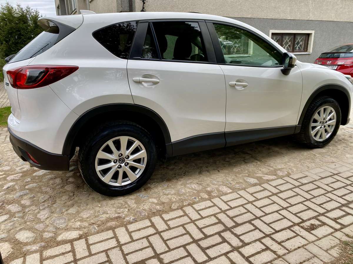 Mazda CX-5, 2.2 l., off-road / crossover