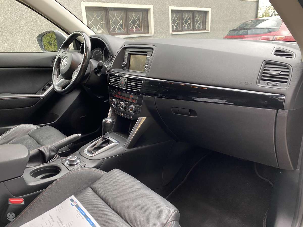 Mazda CX-5, 2.2 l., off-road / crossover