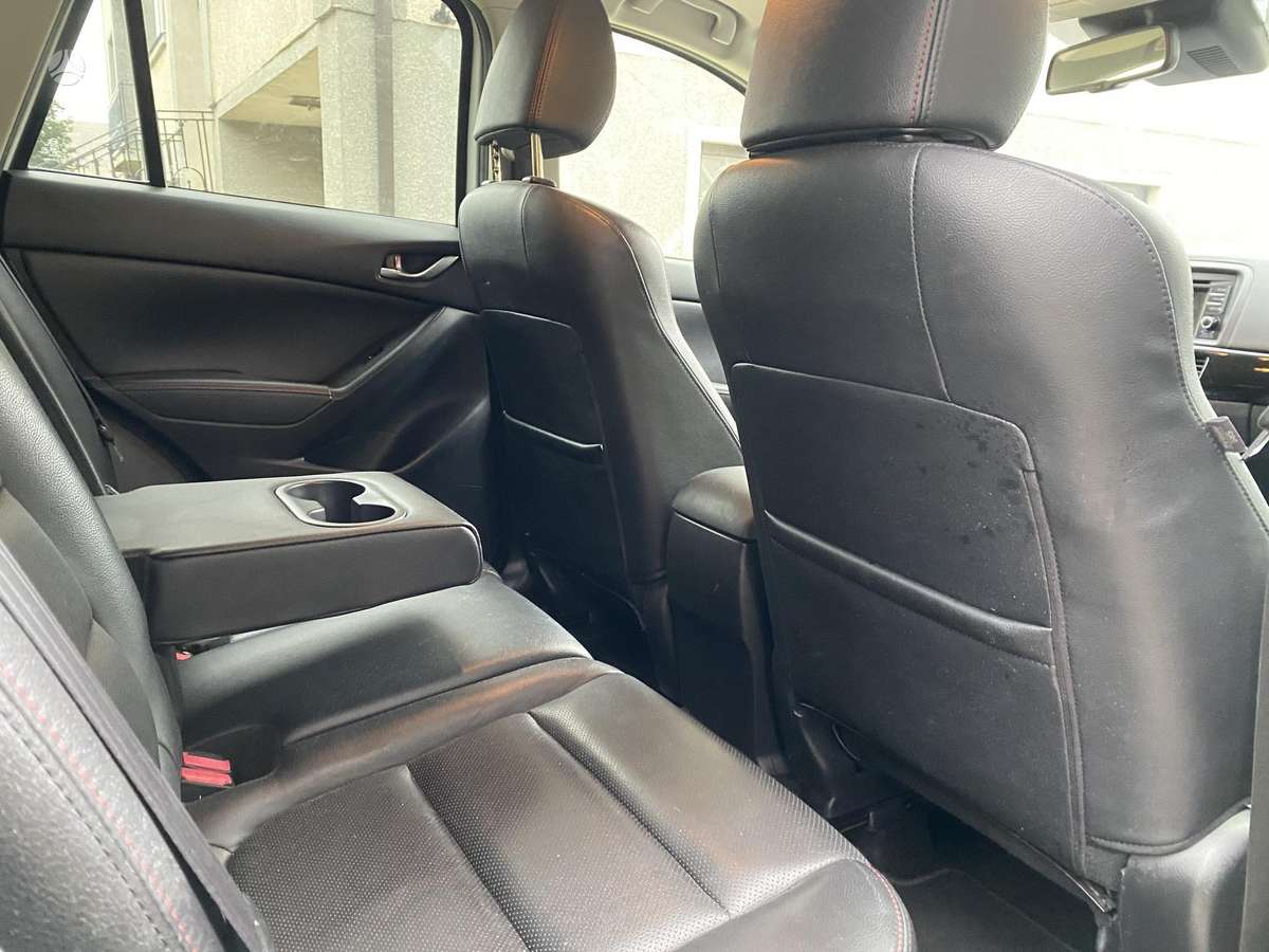 Mazda CX-5, 2.2 l., off-road / crossover