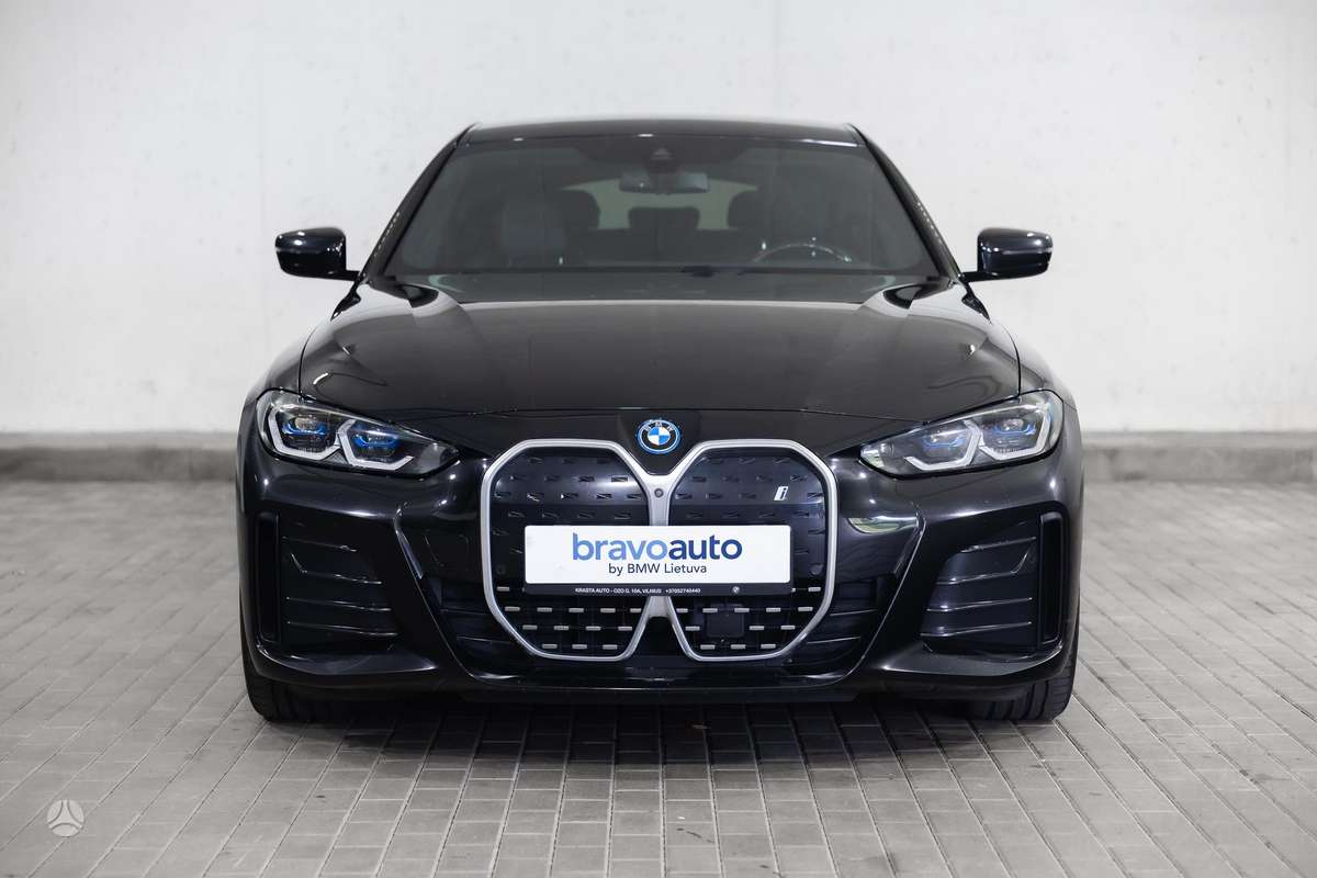 BMW i4, 84 kWh, hečbekas