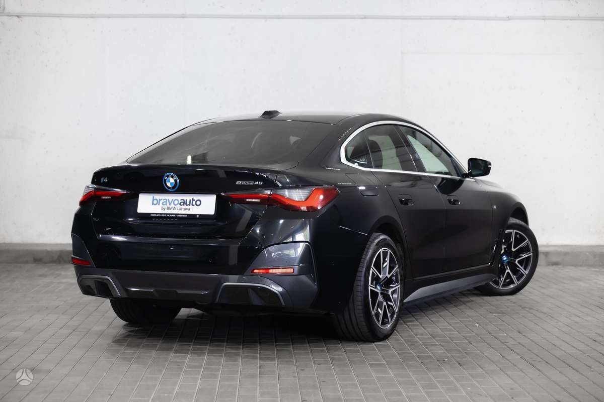 BMW i4, 84 kWh, hatchback