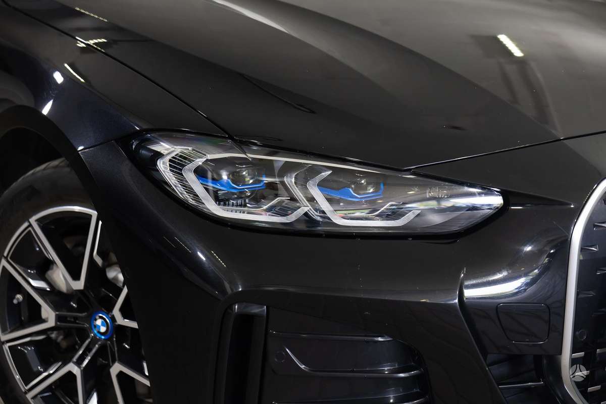 BMW i4, 84 kWh, hatchback