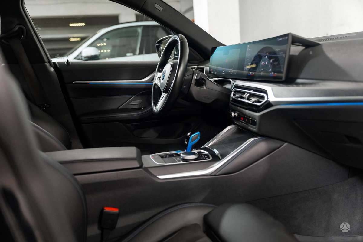BMW i4, 84 кВт·ч, Хэтчбек