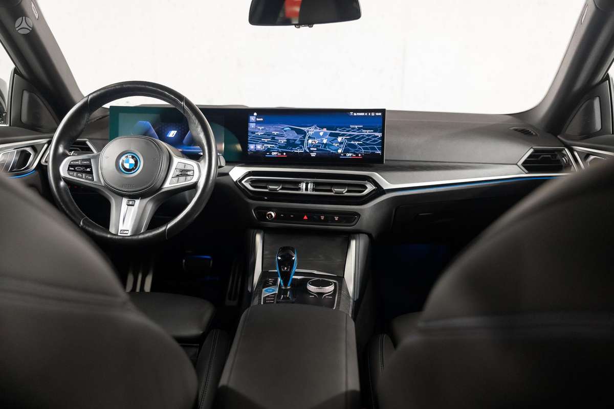 BMW i4, 84 kWh, hatchback