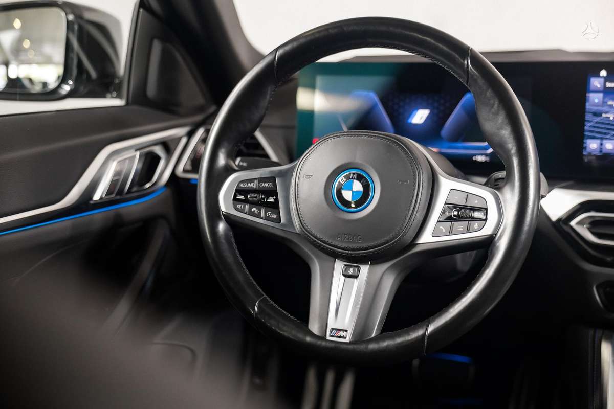 BMW i4, 84 kWh, hatchback