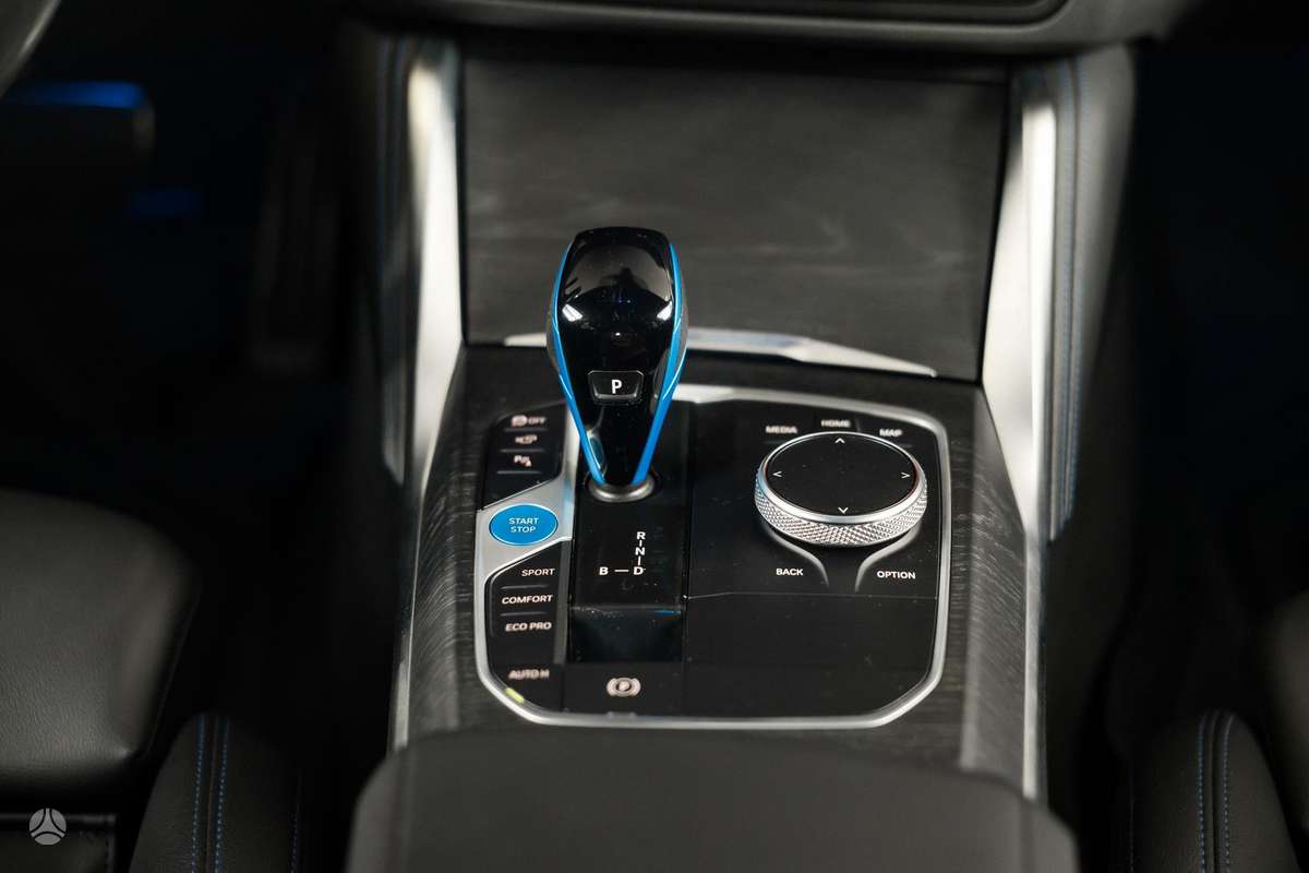 BMW i4, 84 kWh, hečbekas