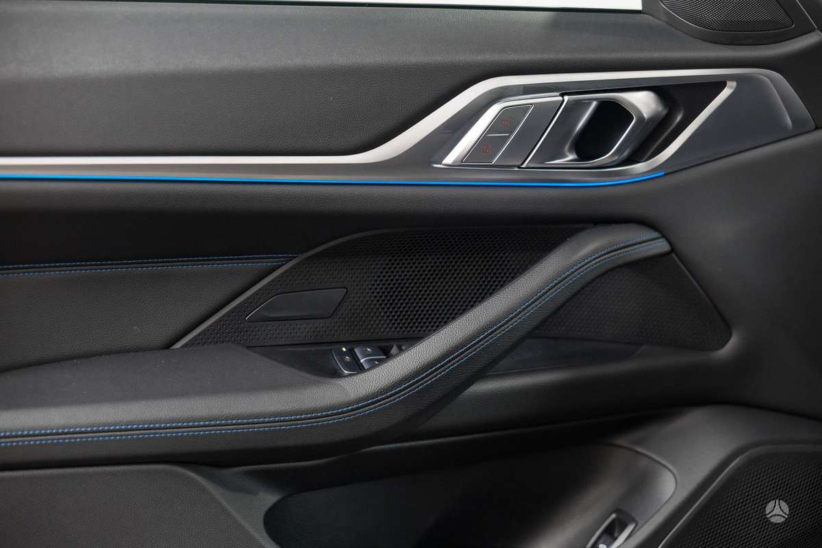 BMW i4, 84 kWh, hatchback