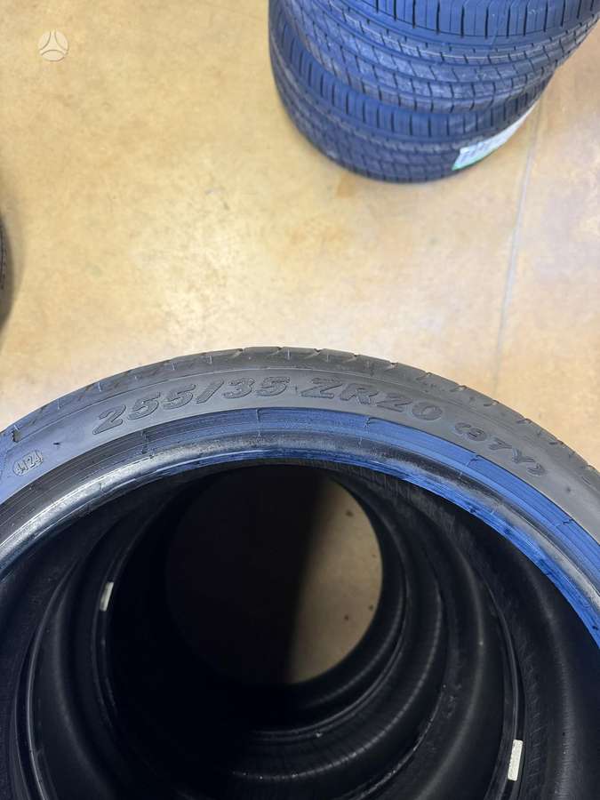 Pirelli P Zero, summer 275/35 R20