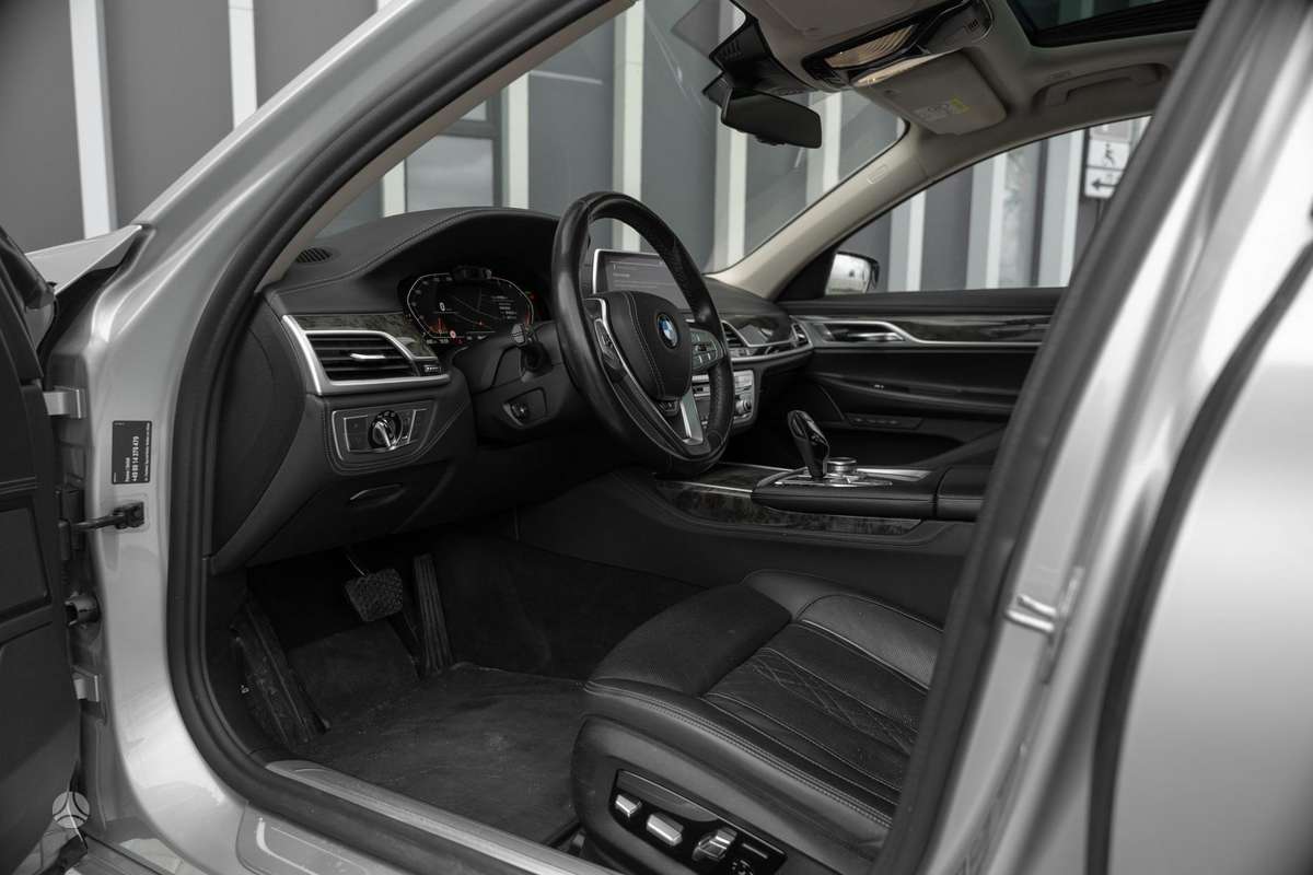 BMW 730, 3.0 l., Седан