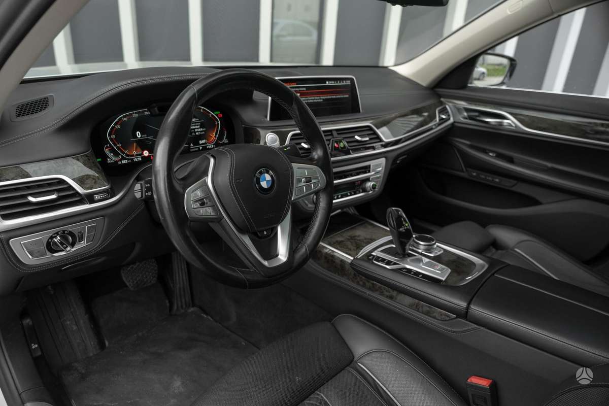 BMW 730, 3.0 l., Седан