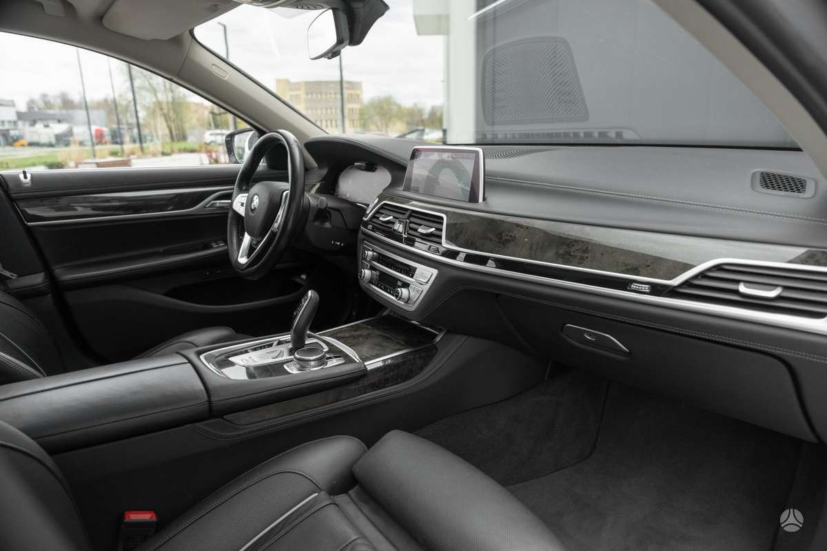 BMW 730, 3.0 l., Седан