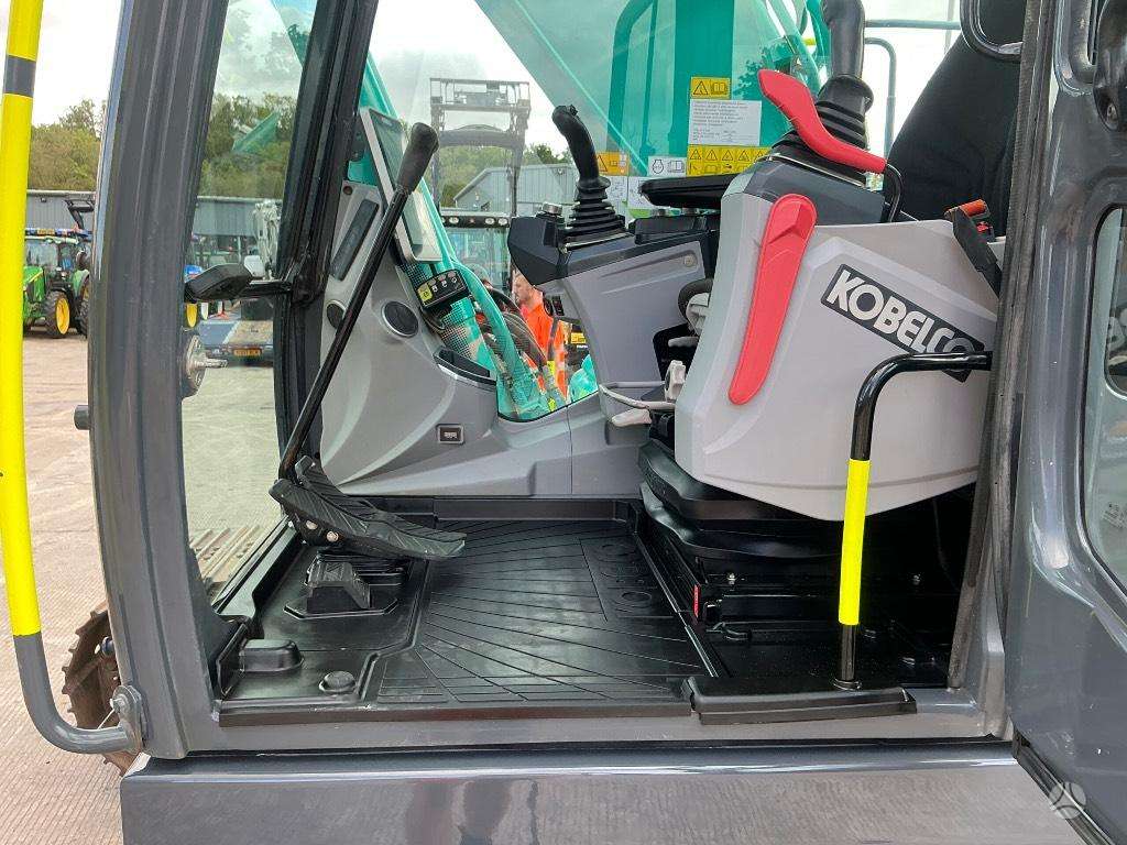 Kobelco SK 210 LC, ekskavatoriai