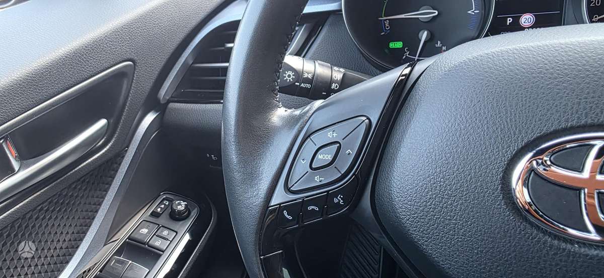 Toyota C-HR - 12