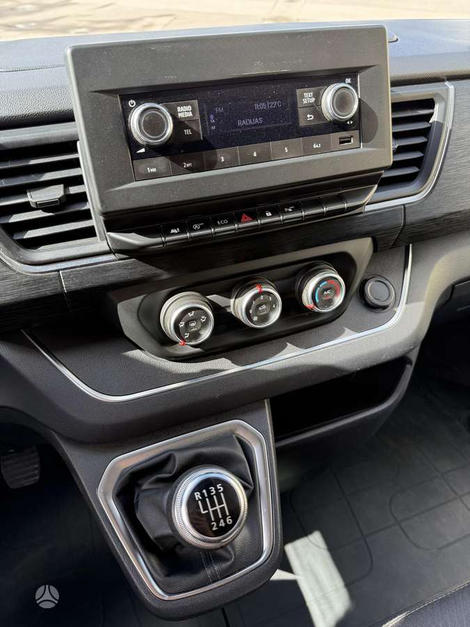 Renault Trafic - 12