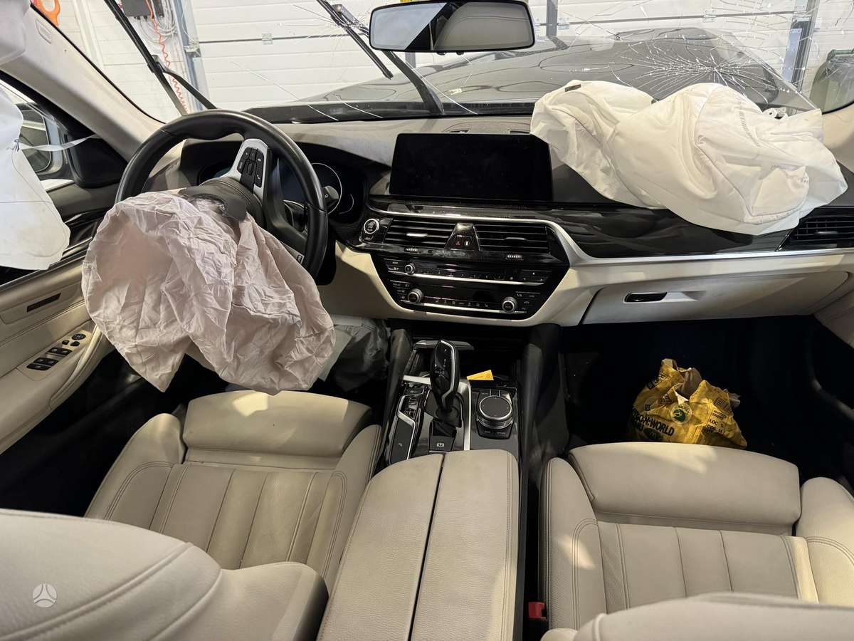 BMW 530 по частям. Spalvos kodas 475