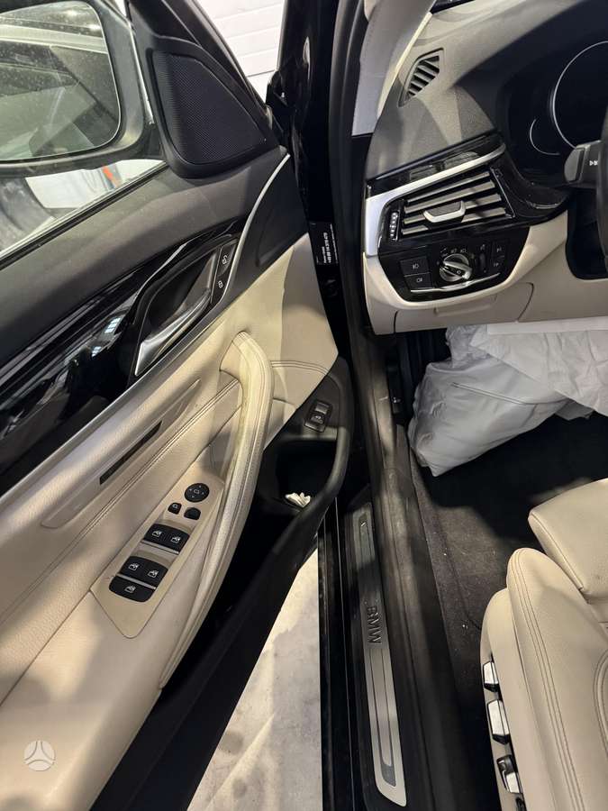BMW 530 по частям. Spalvos kodas 475