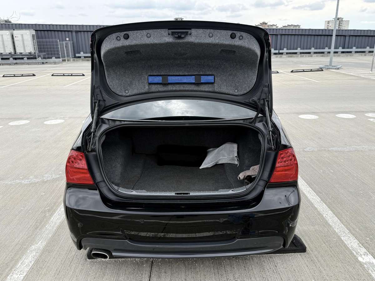 BMW 318, 2.0 l., Седан