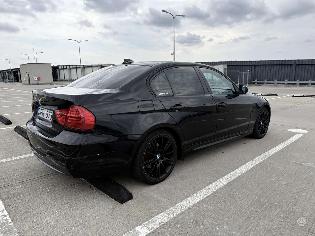BMW 318, 2.0 l., Седан