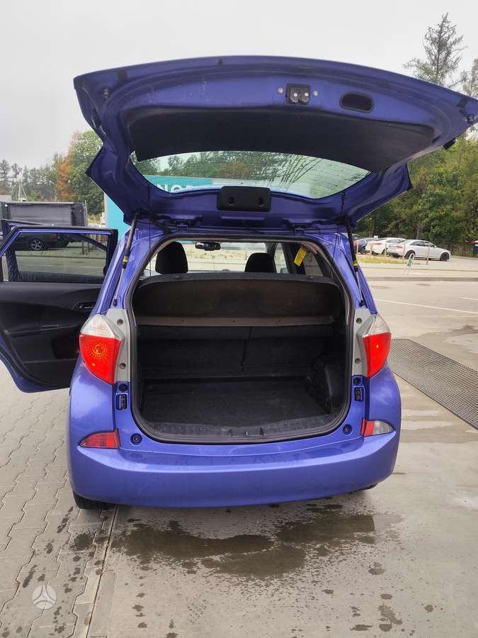 Toyota Verso-S - 11