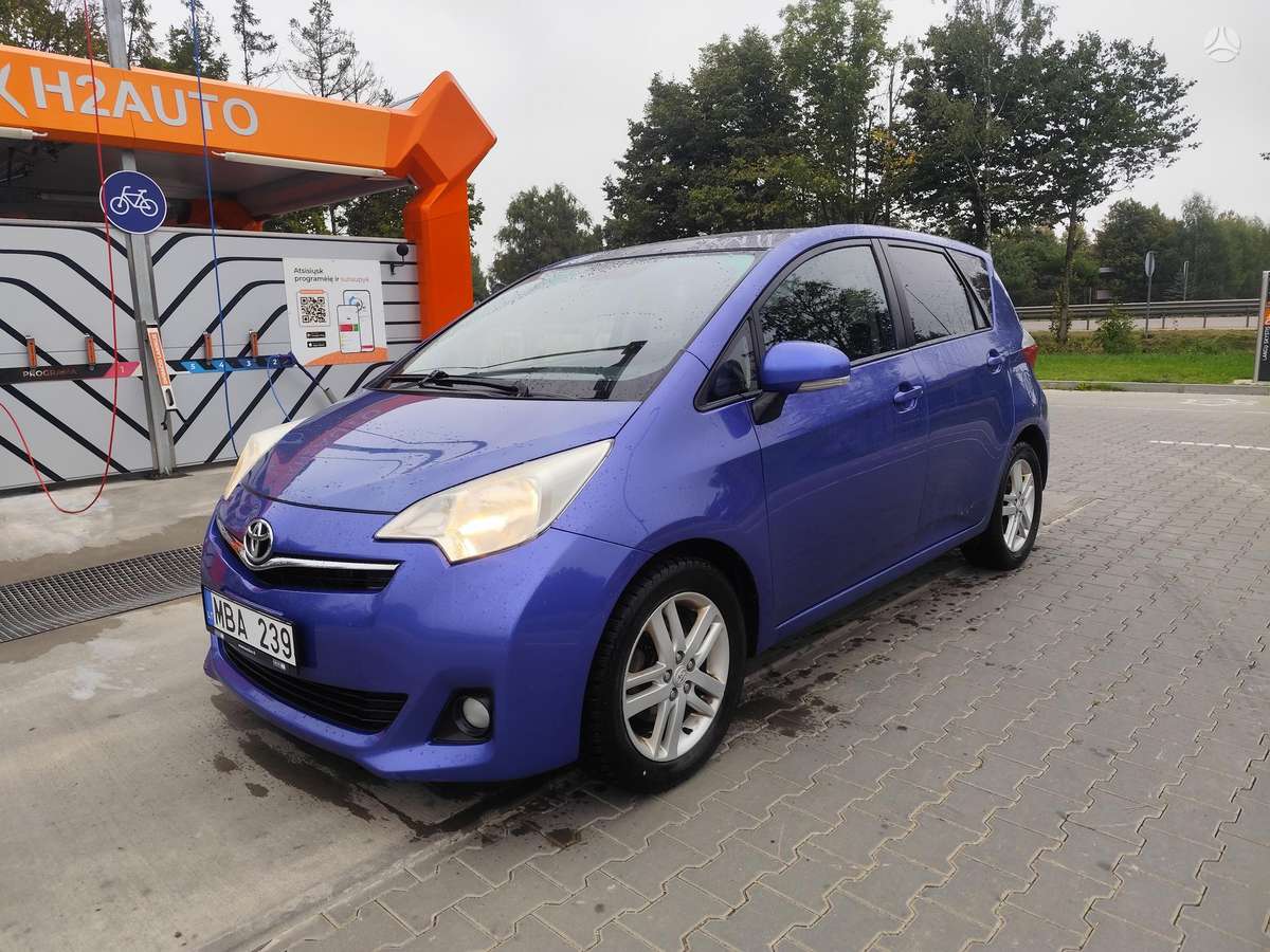 Toyota Verso-S - 1