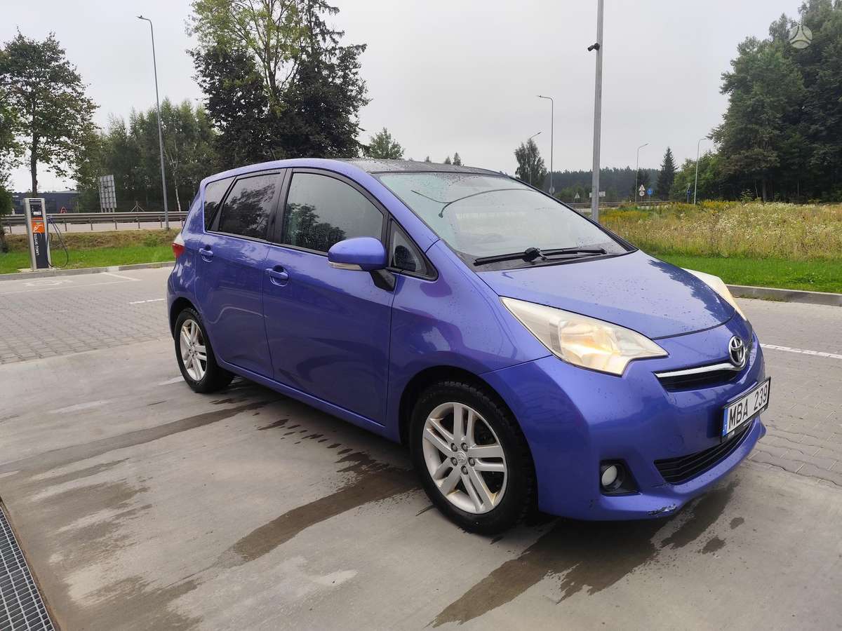 Toyota Verso-S - 2