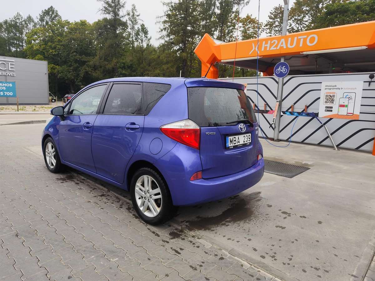 Toyota Verso-S - 3