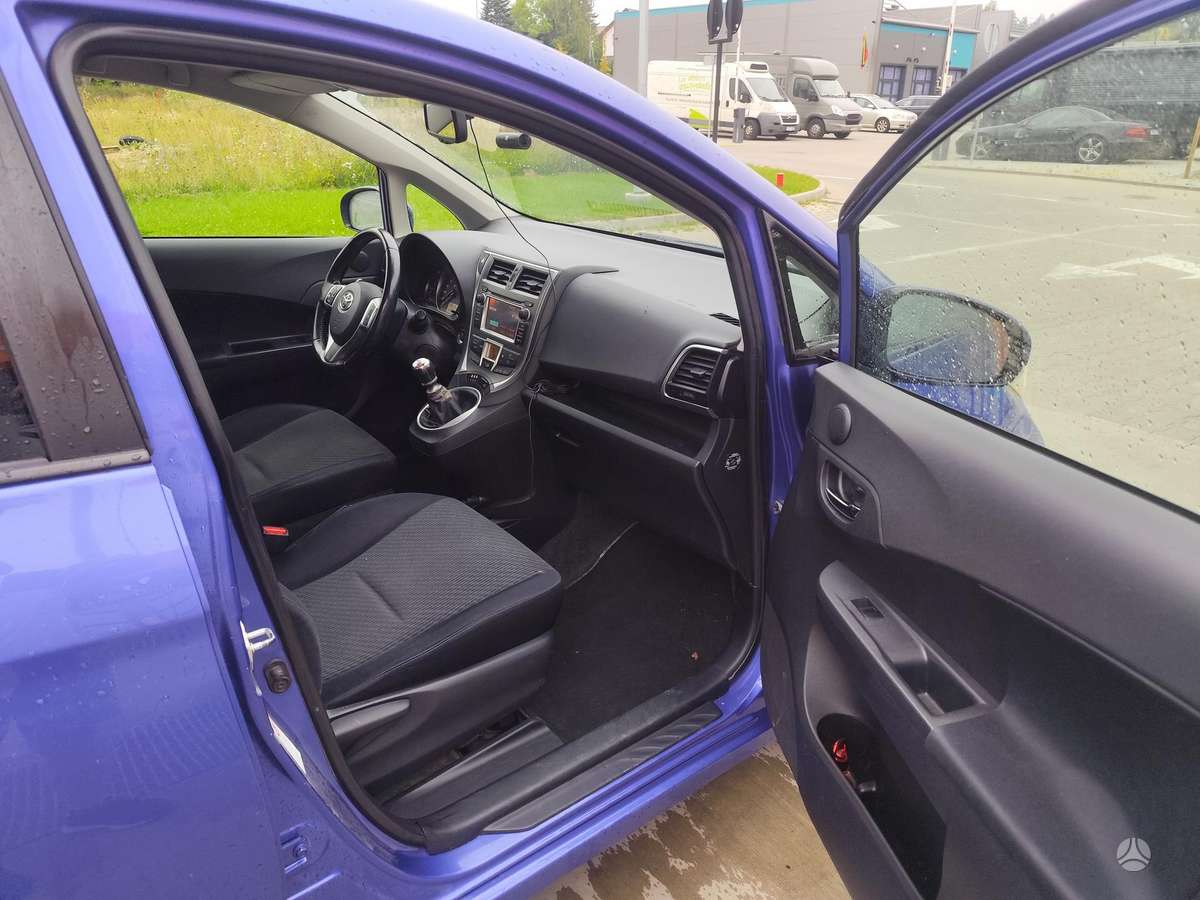 Toyota Verso-S - 12