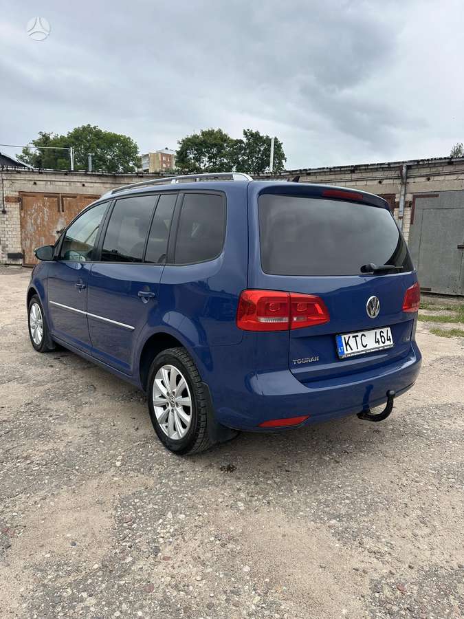 Volkswagen Touran - 8