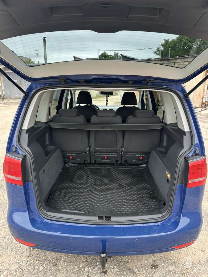 Volkswagen Touran - 9