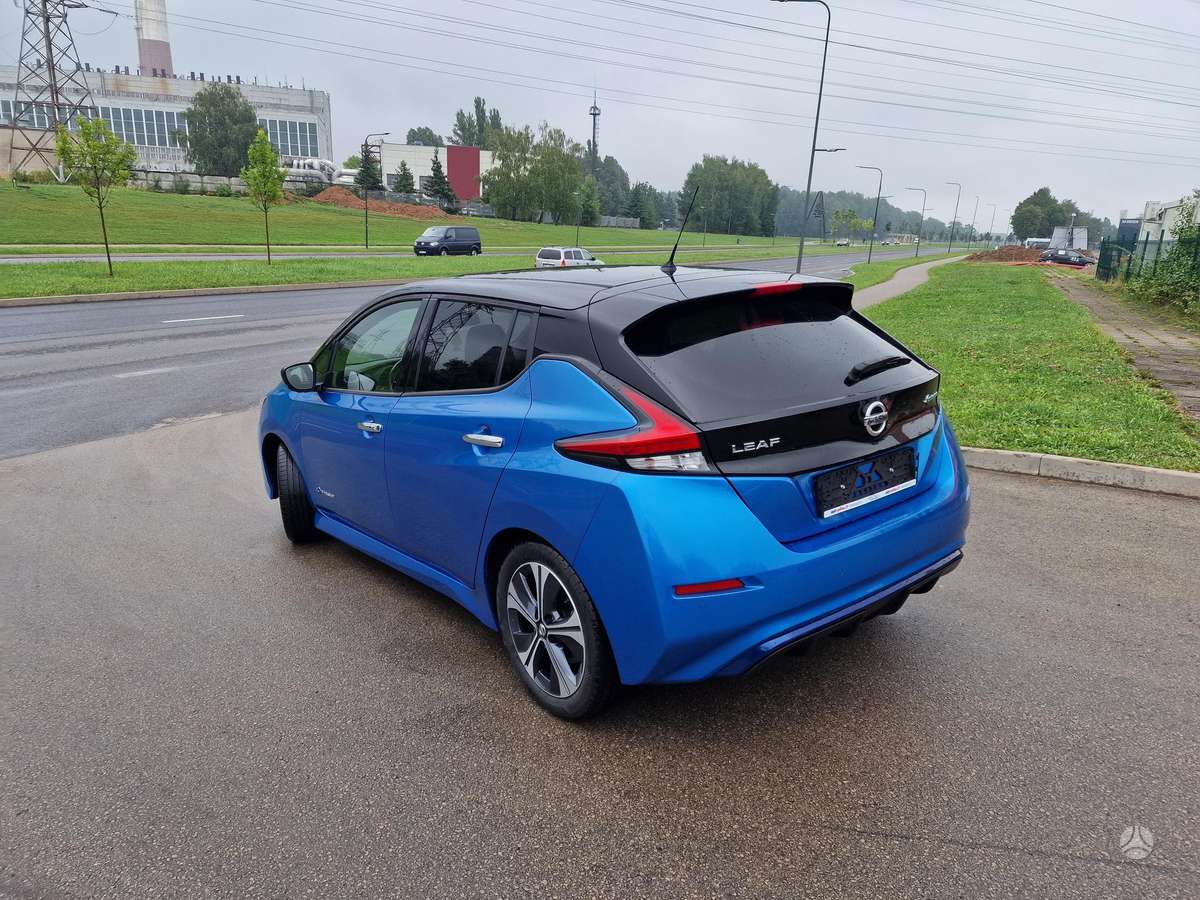 Nissan Leaf, 40 kWh, hatchback