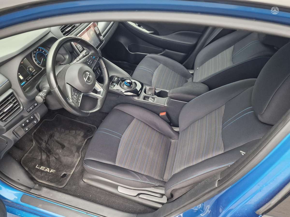 Nissan Leaf, 40 kWh, hatchback