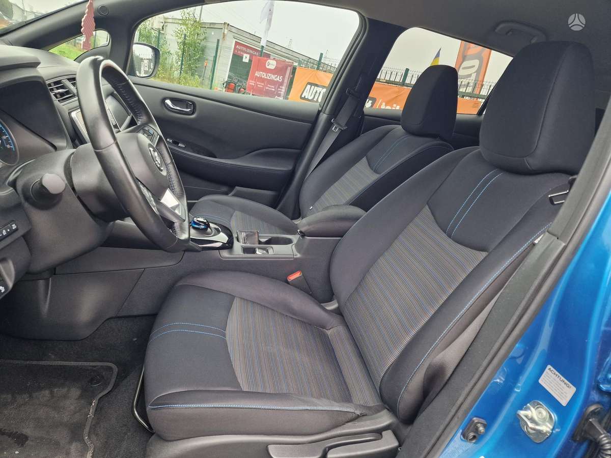 Nissan Leaf, 40 kWh, hatchback
