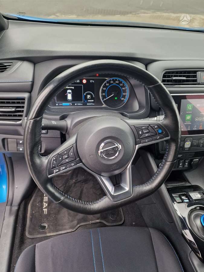 Nissan Leaf, 40 кВт·ч, Хэтчбек
