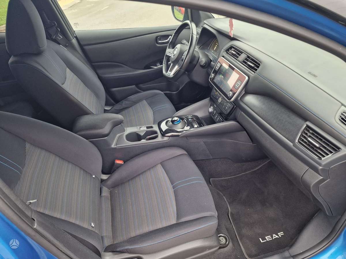Nissan Leaf, 40 kWh, hatchback