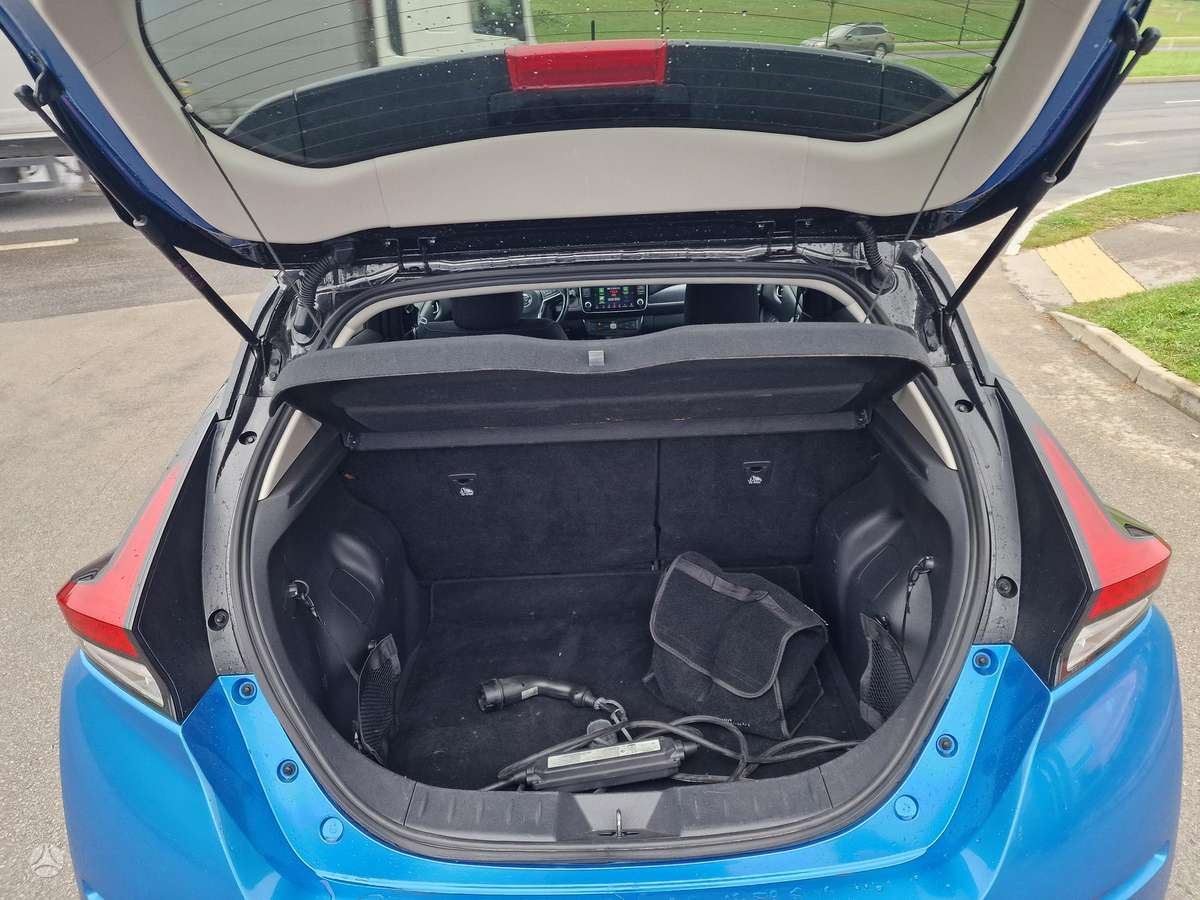 Nissan Leaf, 40 кВт·ч, Хэтчбек