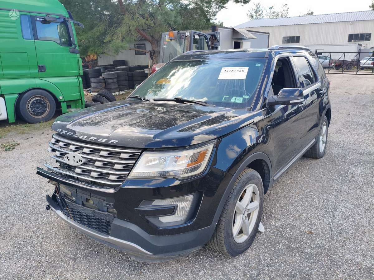 Ford Explorer for parts. Model explorer 5 engine 3 5b transmission auto da5