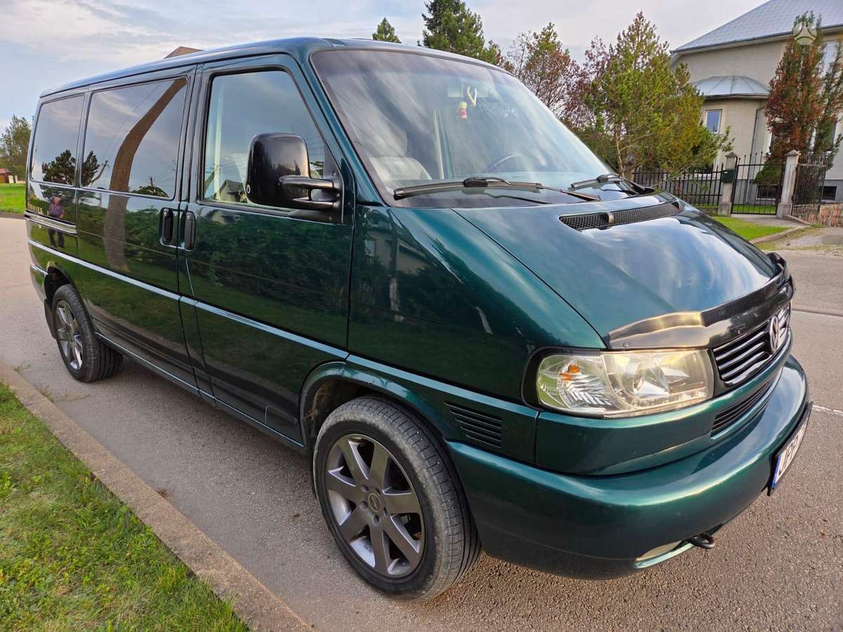 Volkswagen Multivan - 1