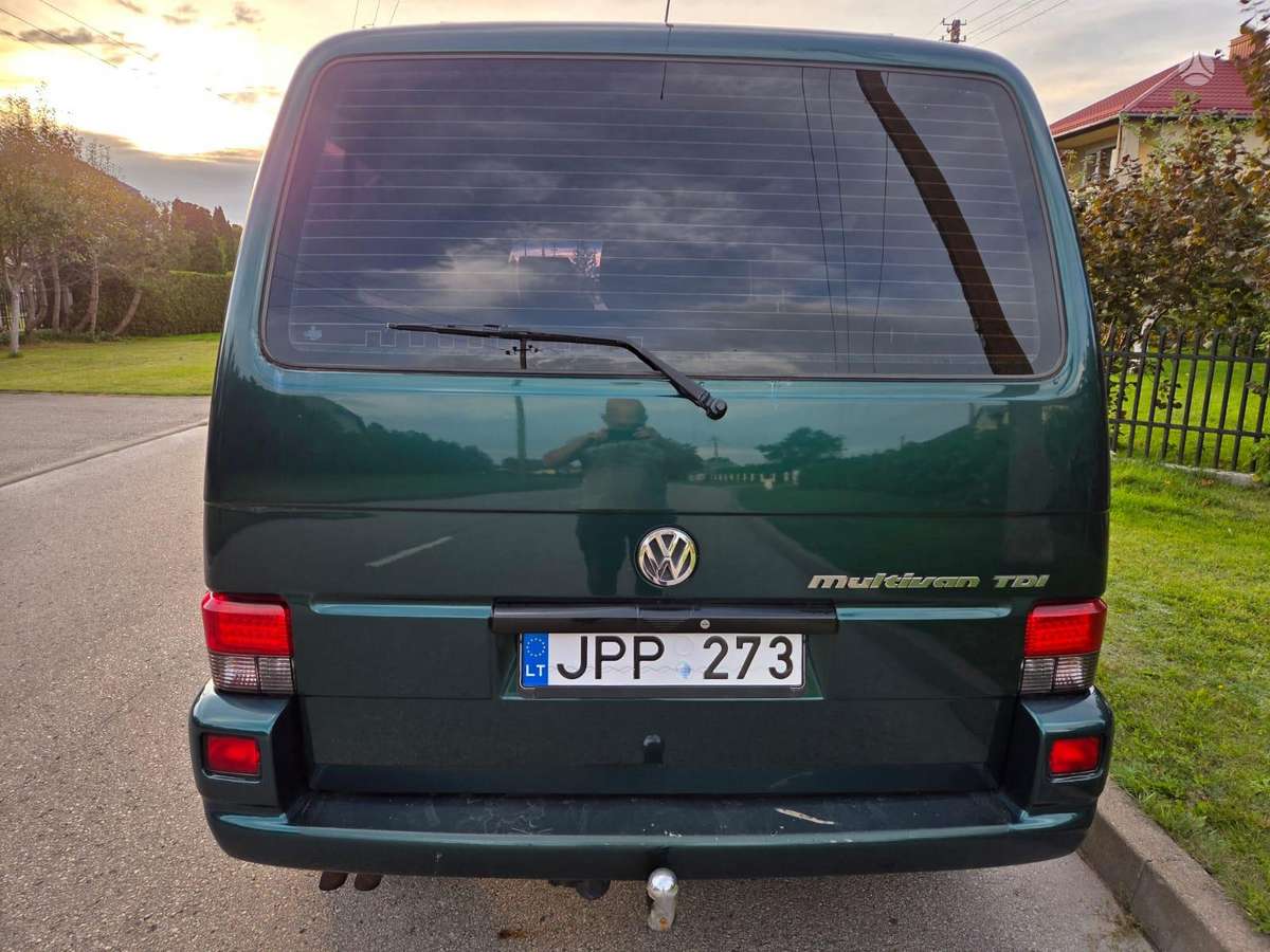 Volkswagen Multivan - 7