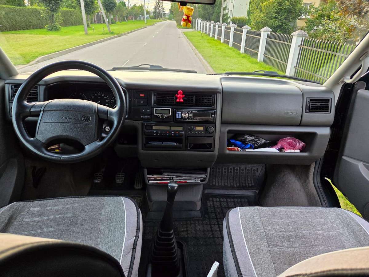 Volkswagen Multivan - 10