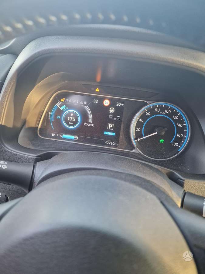 Nissan Leaf, 40 kWh, hatchback